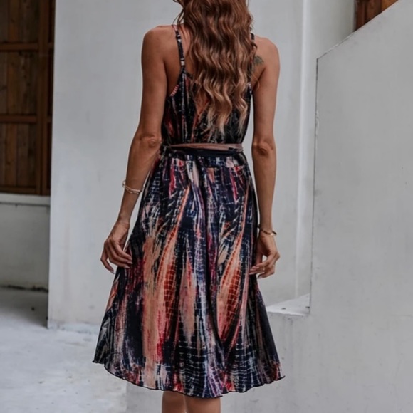 🆕LAST ONE!🛍 Date Night Tie-Dye Dress - Picture 3 of 5